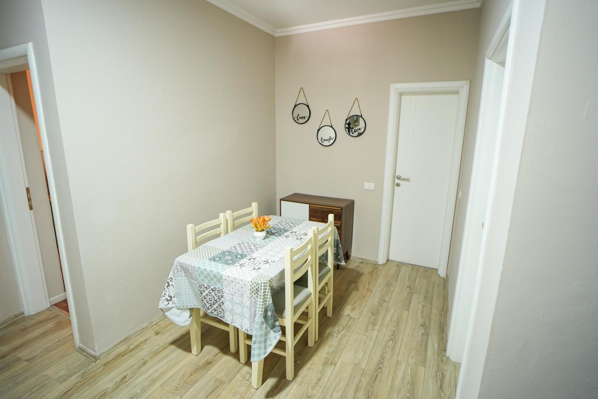 Grandpa House - App.3 Lejlighed Tirana Eksteriør billede